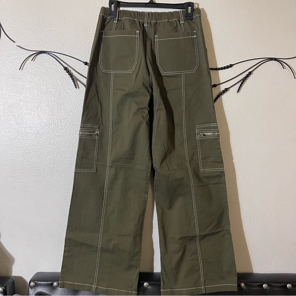 RACHEL PAIGE - Women’s Green Cargo Wide leg pants
98% Cotton, 2% Spandex. Size L - Picture 2 of 8